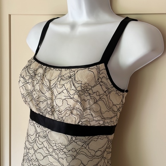 Ann Taylor Lace Top - Picture 2 of 4